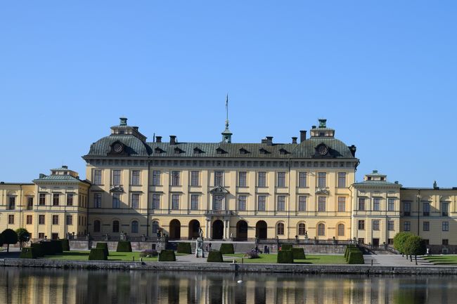 宮殿、中国の城、宮廷劇場を合わせて、１９９１年に世界遺産（文化遺産）に登録されています。