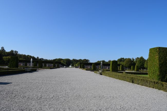 ずーっと向こうまで庭園