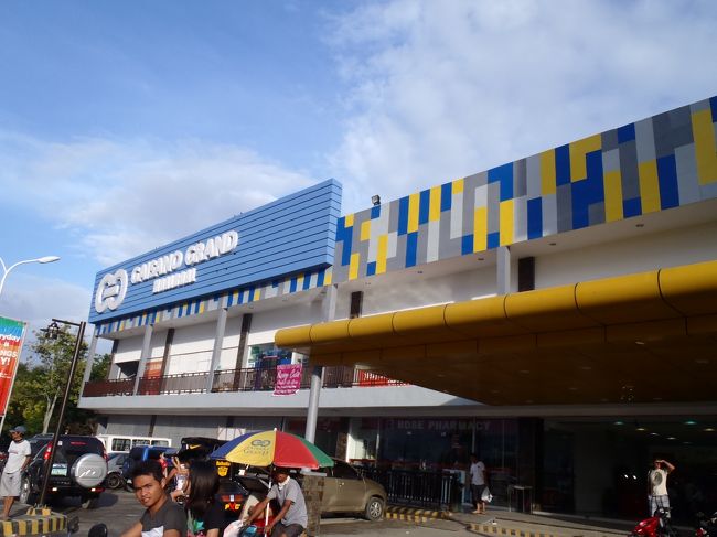 最近できたらしいガイサノ。お土産買うのはここしかないか。