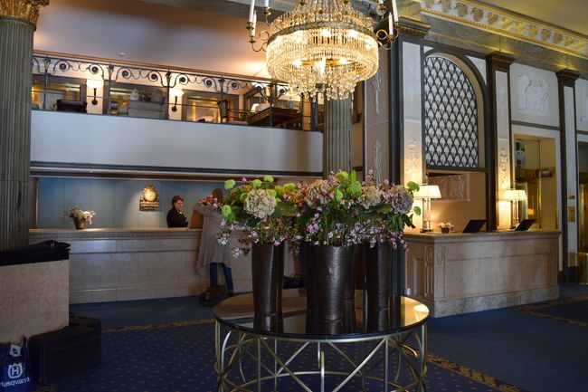 さて食事も済ませ、名残惜しいですが、ストックホルムとはこれでサヨナラです。<br /><br />グランドホテル・ストックホルムのロビー<br /><br />