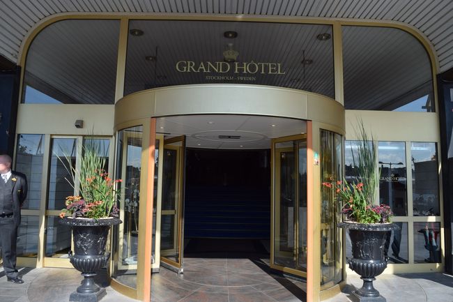 ホテルの入り口です<br /><br />さようならストックホルムT^T