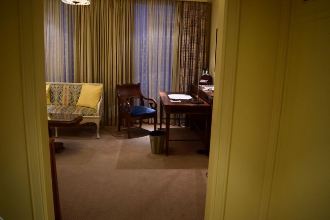 さて、お部屋に入りま〜す