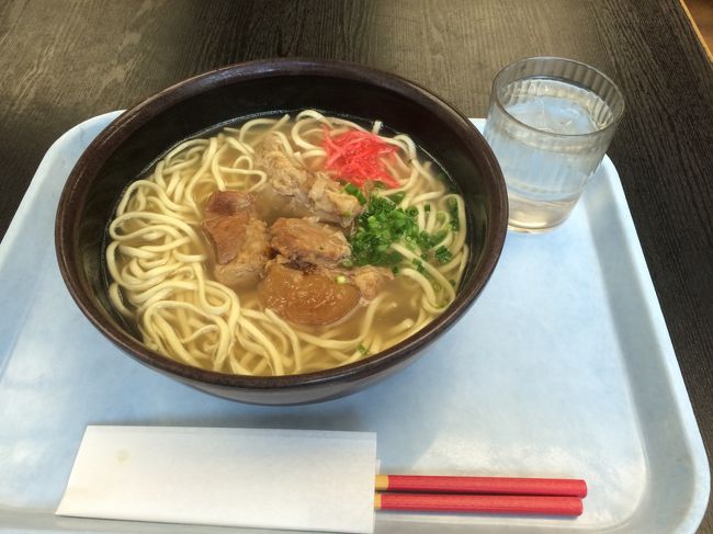 ソーキそばをいただいた。