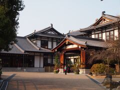 １４時半頃になりました。

ガブちゃんは、１６時くらいまでおつきあいいただけるということなので、カフェで休憩しましょうか・・・ということになり・・・奈良ホテルのカフェへ向かいました。