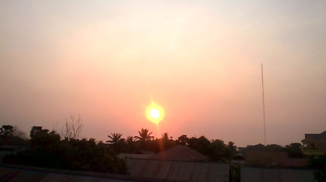 シエムリアップ市内の夕焼けです｡
