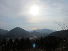 屋上は展望台で仁田峠周辺からおしどりの池、
 雲仙ゴルフ場、雲仙温泉街を一望。