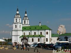 この周辺がミンスク観光の中心地、聖霊大聖堂。 