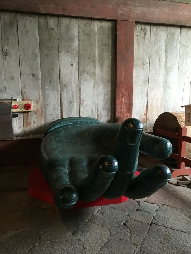 大仏さんの手<br /><br />でかっ<br />