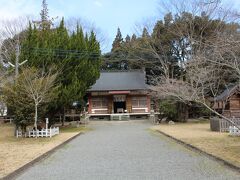 人吉市役所を抜けて、

やって来たのは相良護国神社。

静かなひと時をのんびりと過ごす。