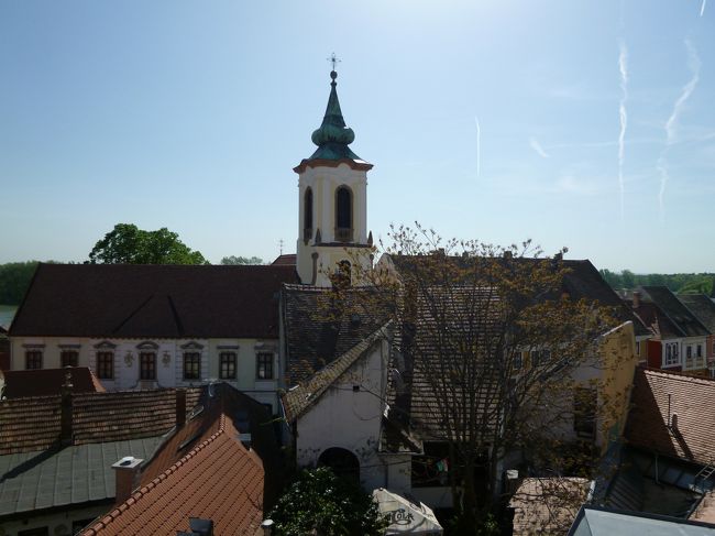 高台からは町を見渡せます。