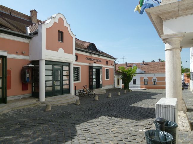 どの建物も石畳とマッチしていてかわいらしい。