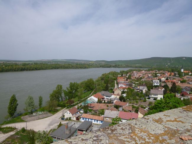ドナウ川の国境ちかくにあります。