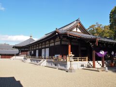 太子殿。

聖徳太子をお祀りしているお堂（天王寺のご廟）で、正式には「聖霊院（しょうりょういん）」といいます。太子信仰の中心となっています。

前殿には太子十六歳像・太子二歳像･四天王が安置されています。前殿に上がって参拝をしましたが、なぜかあまり記憶にありません。

というのも・・・この時には、四天王寺も聖徳太子が創建したお寺とは知らず・・・なんでこんなところに聖徳太子が？と思い、本場の法隆寺に行ったからいいや・・・なんてことを思っていたので・・・（いつもながらバカですが・・・）、けっこうおざなりに見て回っていたのです。