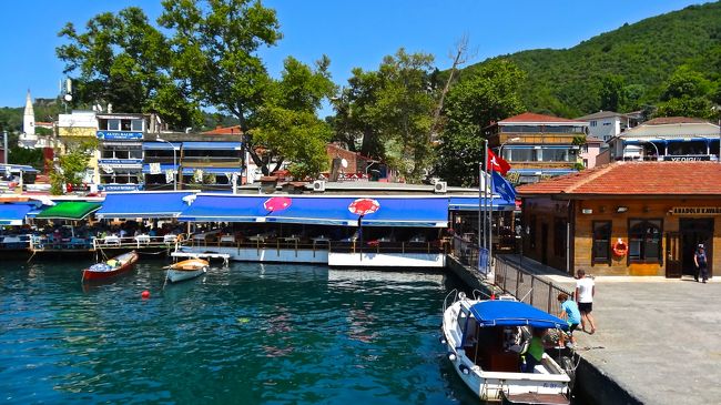 ランチタイムは１３：３０〜１４：３０分<br />丁度１時間ほどでした。<br /><br />ランチはビール付きで２人分で８８TL（およそ４４００円）<br />と観光地料金でした。（笑）