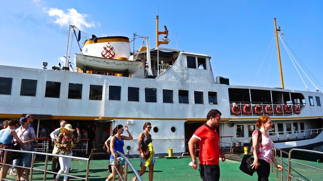 お疲れ様でした。<br />楽しかったクルーズもあっという間でした。<br />この時、時刻は１６：４０でした。<br /><br />夏の陽はまだまだ長く<br />この後も街歩きの時間がたっぷりと<br />ありそうです。