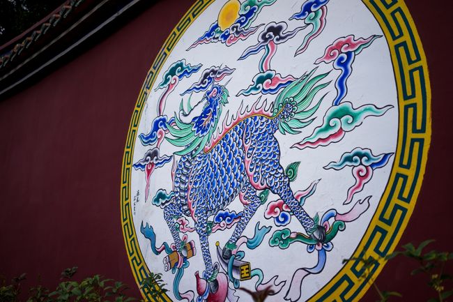 孔子廊(*ﾟ▽ﾟ*)<br />あああ。あの孔子さんですか！？(ﾟ∀ﾟ)<br /><br />歴史とかちゃんと勉強しなかった私でも孔子さん知ってますよええ(￣▽￣)<br /><br /><br />こういうトコはそのものを知っていると100倍以上楽しめるんでしょうね---<br />