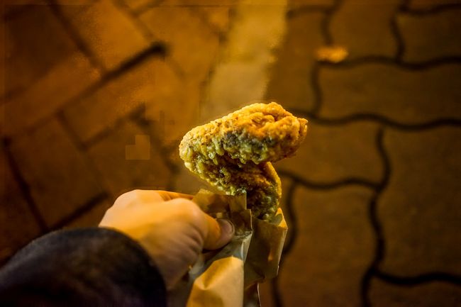 多分鳥のもも辺り？w<br />味は(ﾟдﾟ)ｳﾏｰ<br /><br />油切れがよくギトギトしていなくジュ-シで美味！