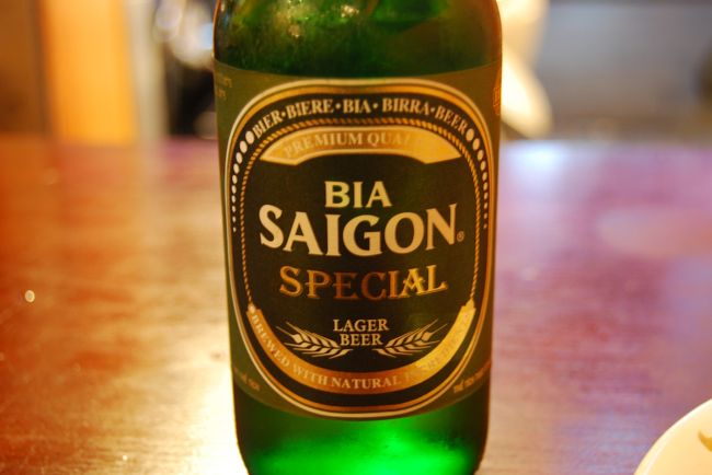 ネットで調べた海鮮物の料理店へ出かけてみた。<br /><br />蟹辛味あげ１４万ドン、<br />店のお姉ちゃんが、塩、スダチ、赤トウガラシでつけタレを作ってくれた。<br /><br />美味。<br /><br />ハノイビールｘ２<br />サイゴンビールｘ１<br /><br />