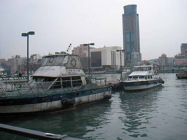 　駅からすぐの場所に海があります。