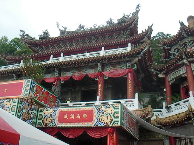 途中下車してお寺を観光します。