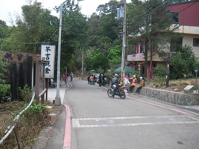 猫空にはカフェがいくつかあり、景色を楽しみながらお茶が飲めます。