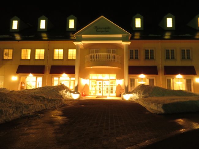 本当は、合掌造りの宿に泊まりたかったのですが、当日予約は無理でした。仕方ないので城端SAと繋がっている「桜ヶ池クアガーデン」に当日予約。