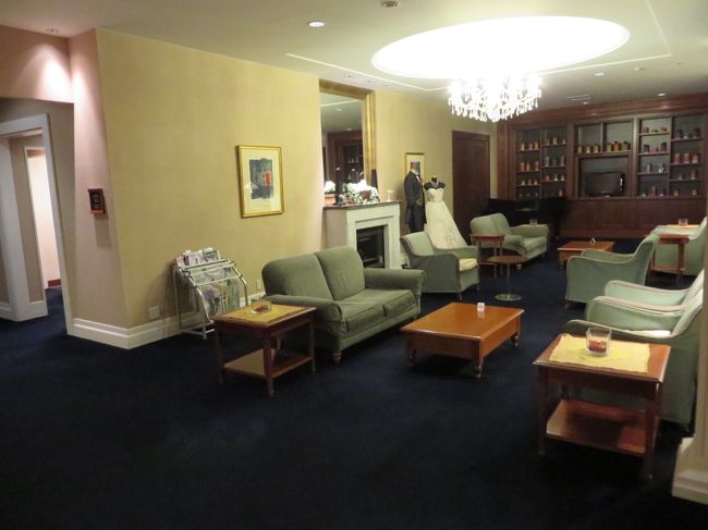 結婚式場を兼ねたお洒落なホテルです。<br />温泉とプールもあってなかなか良いホテルです。<br /><br />そして明日は仕事という現実に戻ります…。