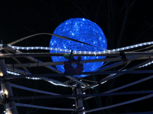 短冊に願い事を書いて<br /><br />高い所につけました