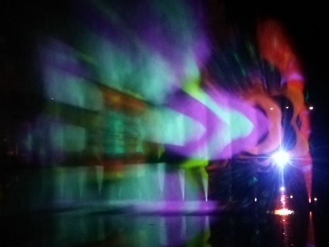 噴水を幕にして投影