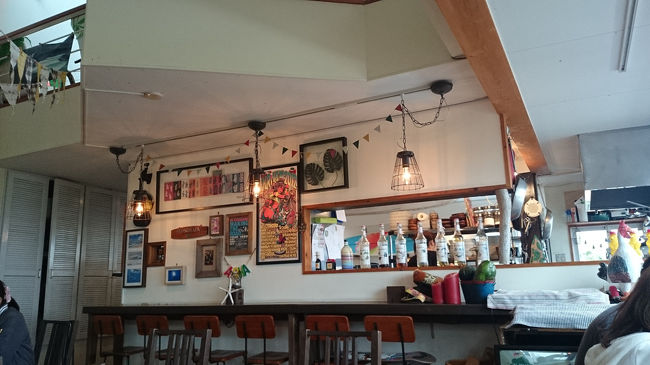 履き物を脱いで、店内でリラックス〜\(^-^)／