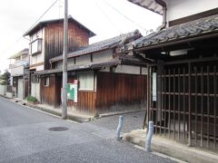 続いて南海線で富田林へ。
ここは寺内町と呼ばれる古い町並みが有名である。
