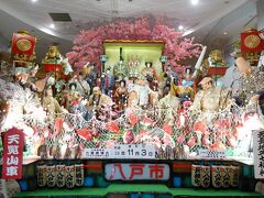 八戸駅前のユートリーにあった八戸三社大祭の山車。