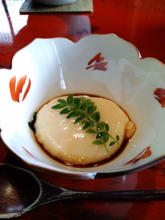 この前に洋風茶碗蒸しがありました<br /><br />これは鱈の白子豆腐<br /><br />餅のような食感、ウマー