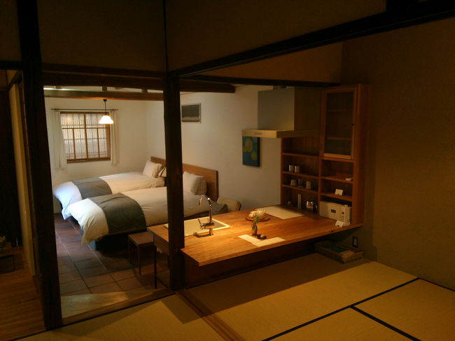 1LDK<br /><br />恐らく昔は土間だったのでは、<br />と思える少し段差のある空間は<br /><br />テラコッタのベッドルームに<br />床暖です<br /><br />現代的