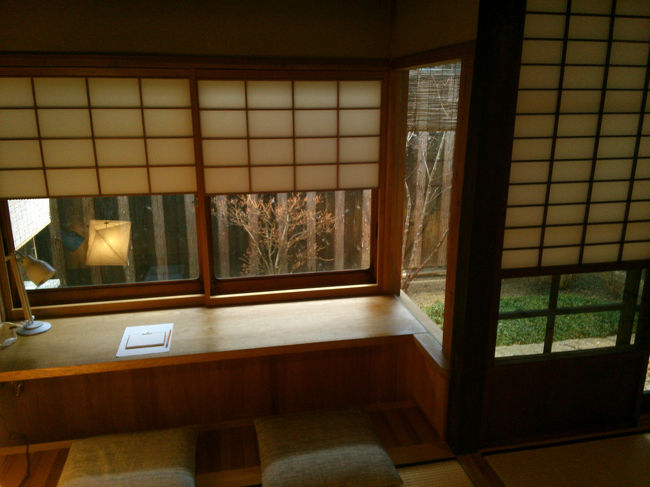 出窓風書斎？堀ごたつ式<br /><br />もう最高です<br /><br />古民家部分がないのかなと思いましたが