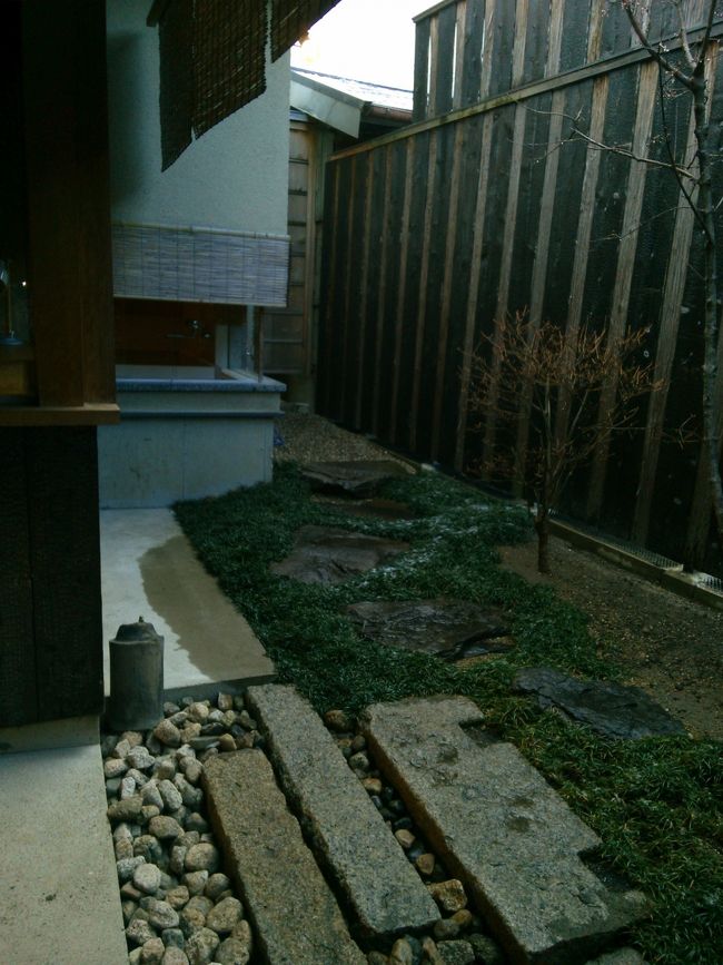 庭に降りて見ると<br /><br />あれは！