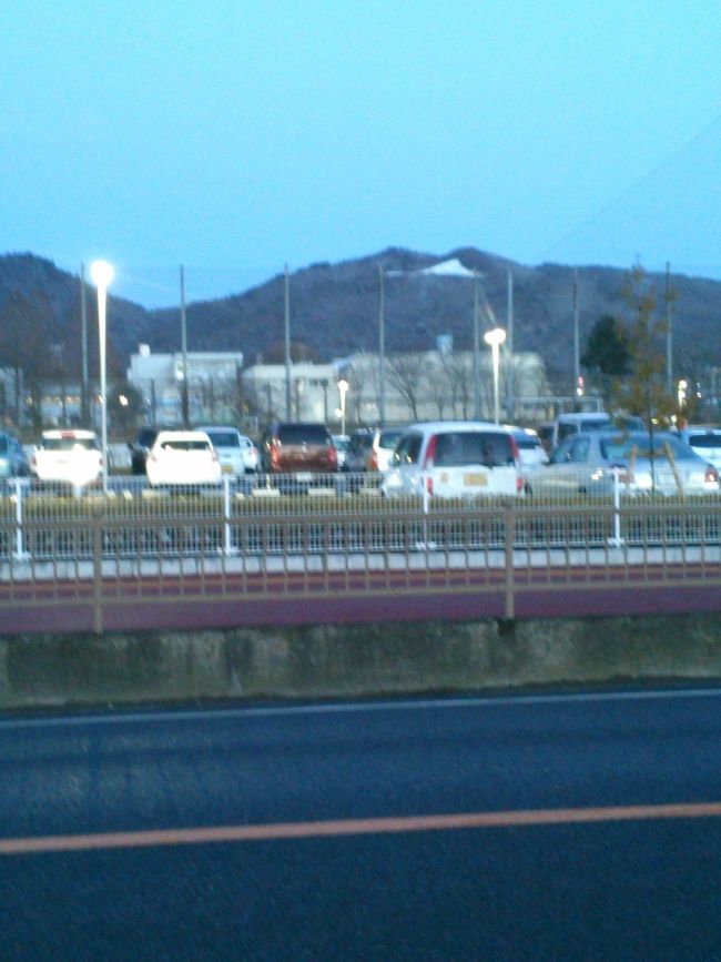 失礼致しました<br /><br />最後は奈良の大文字<br /><br />雪が積もっているからよくわかります<br /><br />翌日きちんと帰りましたので(笑)