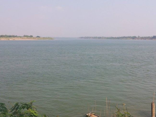 メコン河の乾季の風景です｡