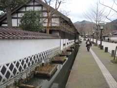 5月には菖蒲の咲くきれいな道となります。