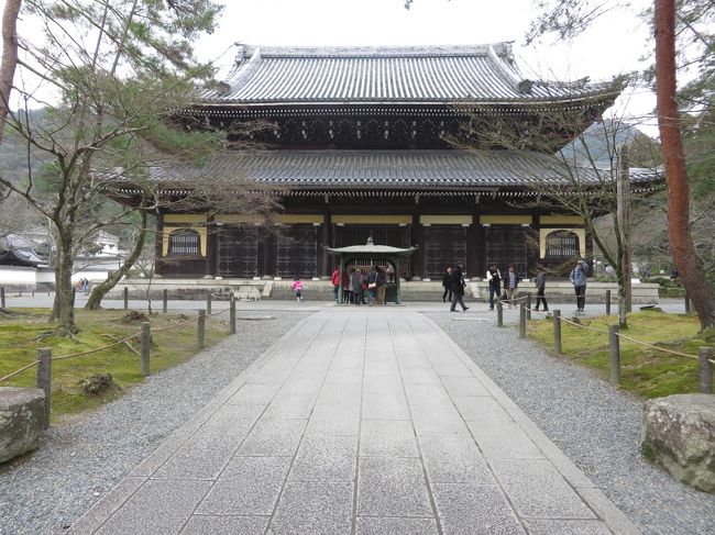 お寺に対してこんな言い方は失礼かもしれませんが、かっこイイですね。