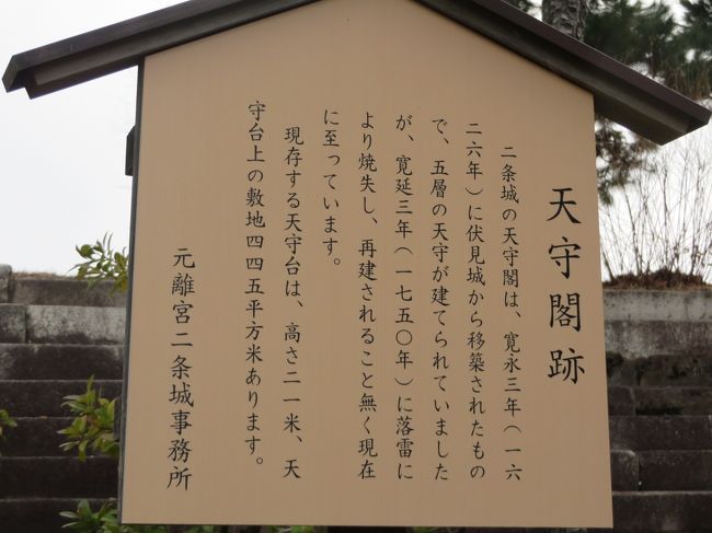 敢えて建て直さず、この状態で残すというほうが想像力をかき立てますね。