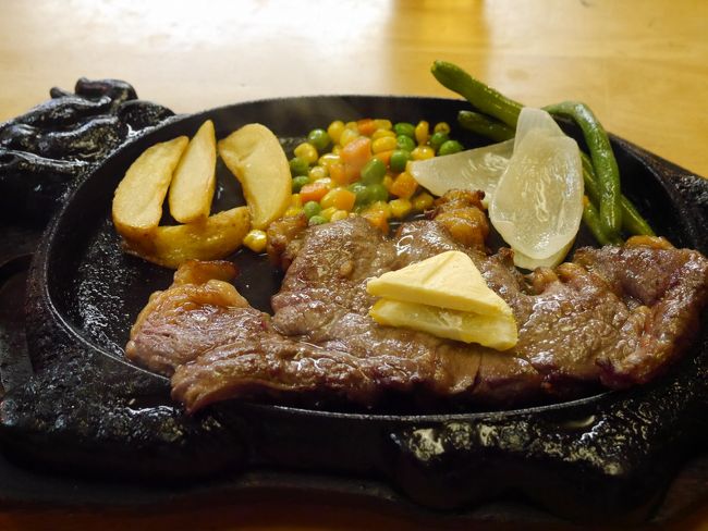 夕食はホテルから歩いてすぐの、いちぎん食堂さんへ。２４時間営業です。<br /><br />