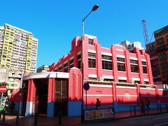 赤レンガで造られた鮮やかな色が目立つアールデコ調の建物が紅街市と呼ばれる、古くからマカオの台所を支える生鮮食品市場。