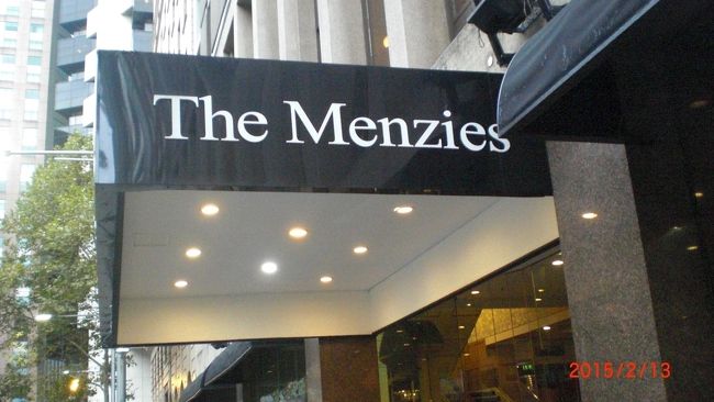 自分達のホテルのチェックインを済ませ、午後から参加する日本語市内半日観光の集合場所ホテル・メンジーズに行きました。歩いて5分位かな…。