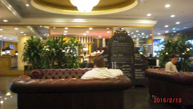 ホテル・メンジーズのロビー。やっぱり高級ホテルのロビーはちょっと違った…。