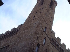 予定になかったけど、この塔見たら、やっぱりちょっぴりバルジェッロも見たくなっちゃった。
 