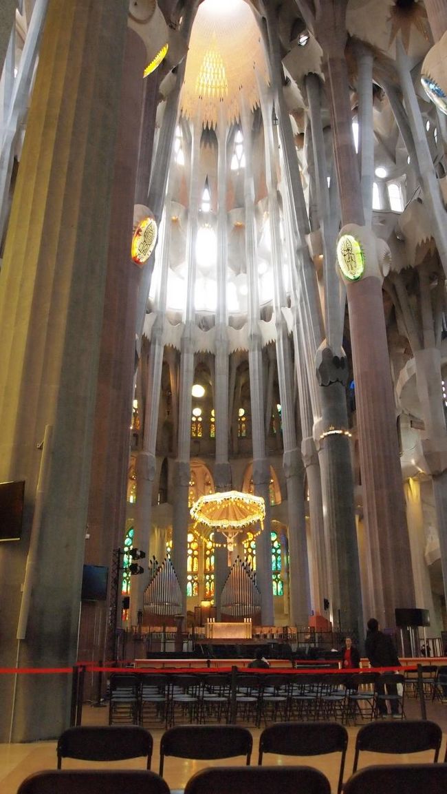 旦那さんがスペインに初めて来たのはもう10年くらい前とのことで、<br />当時はまだ内部は出来ていなかったそう。