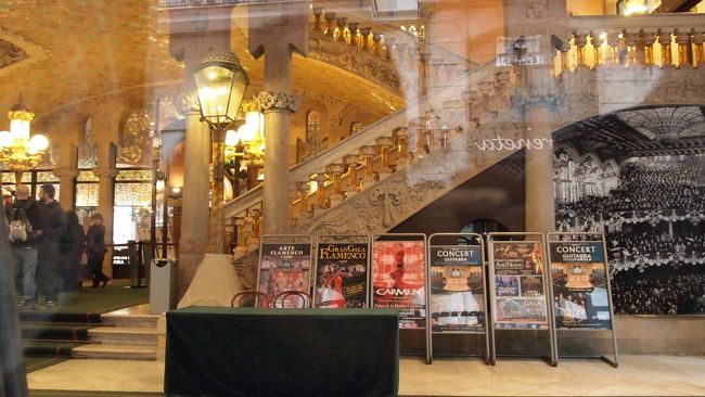 ちょっと失礼して中を撮影。