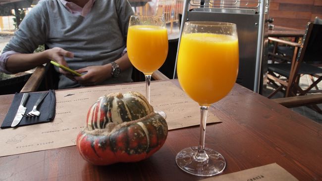 オレンジジュースで小休止。うまい！