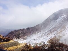 車で約2キロの大涌谷へ。